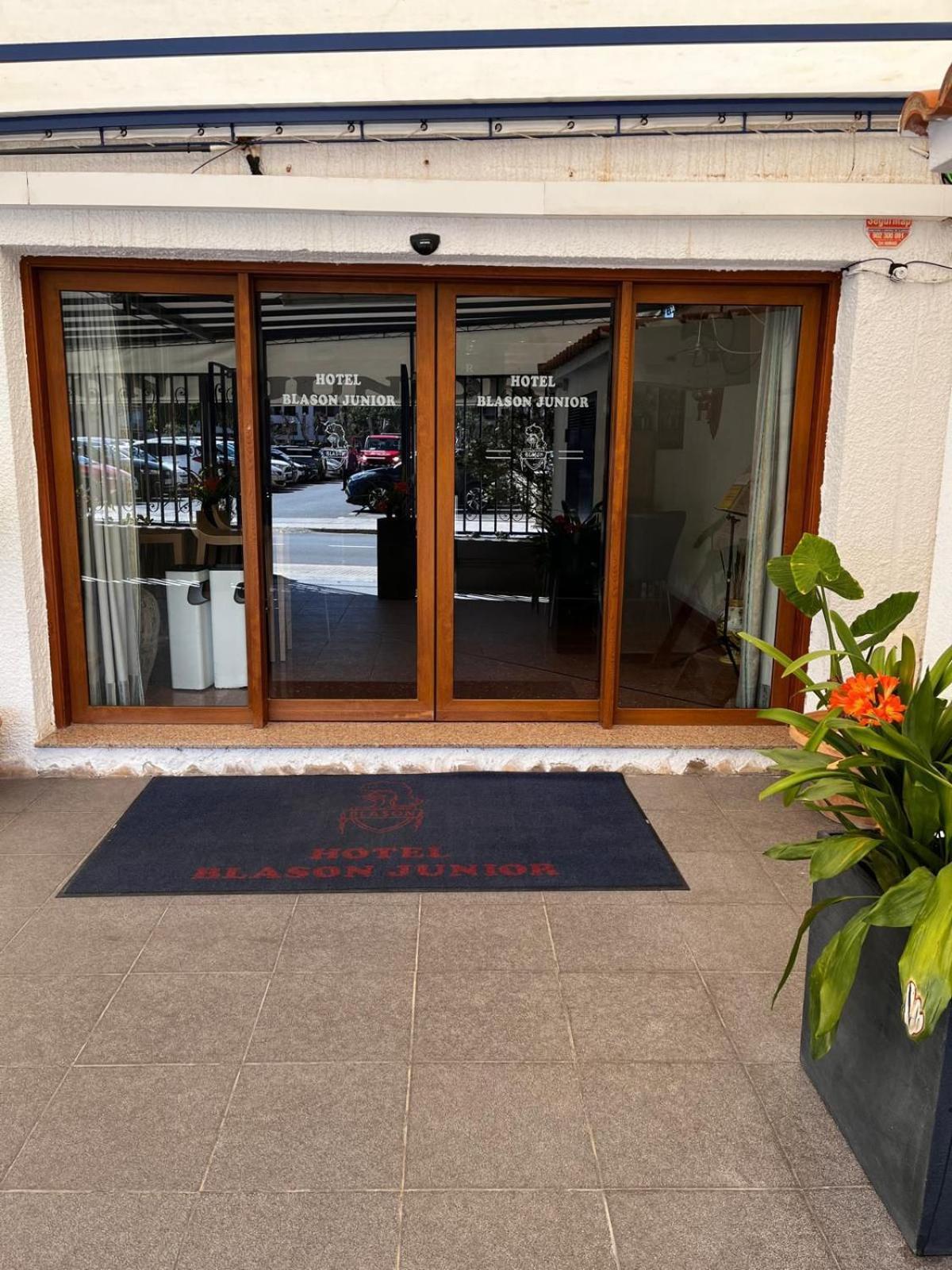 Hotel Blason Junior Пеньискола Экстерьер фото
